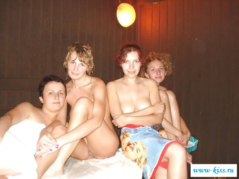 Распаренные тела обнаженных в бане девчушек (20 фото эротики)
