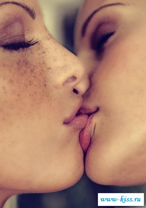 Фото Романтические Поцелуи Голых Девушек И Парней