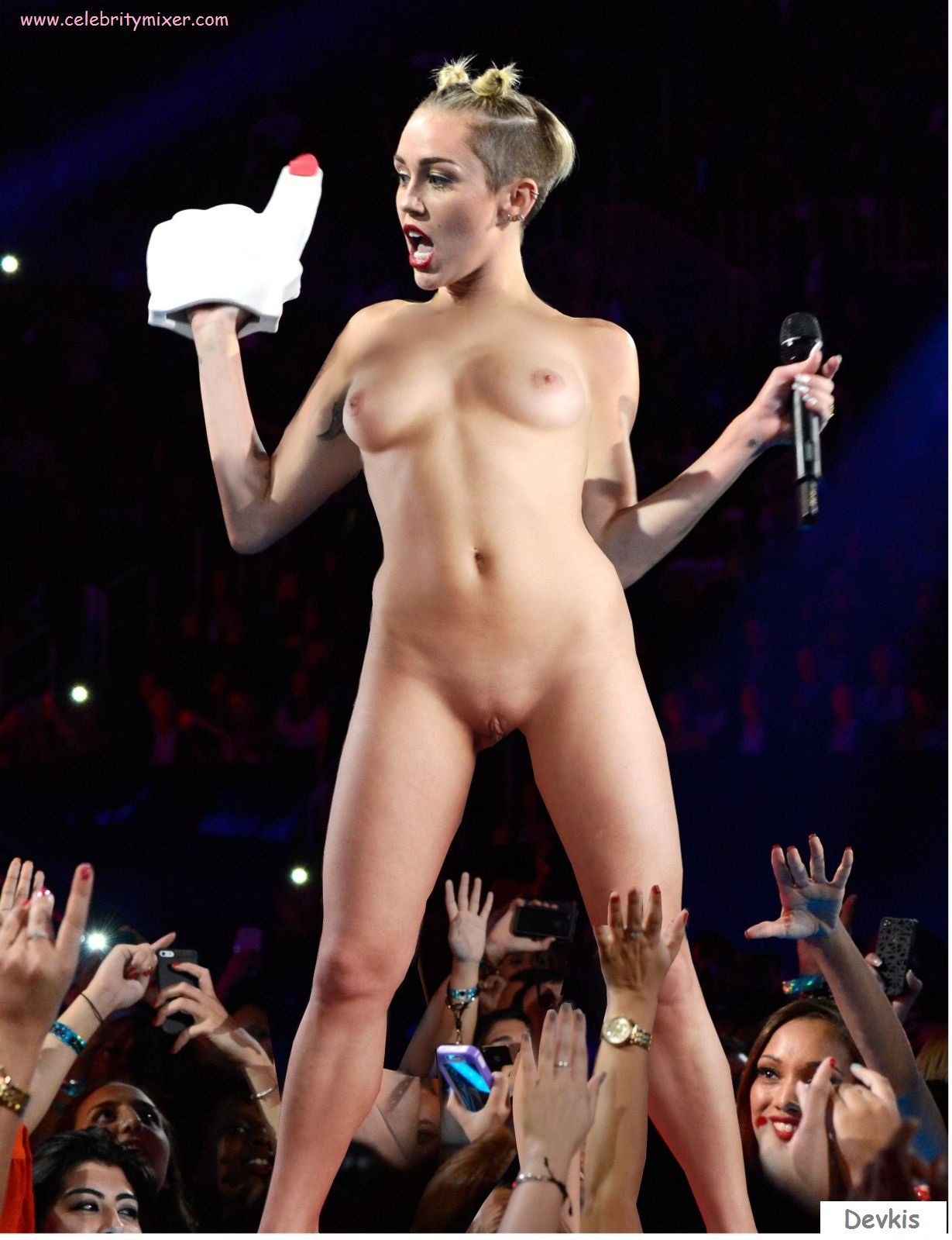 Miley cyrus fake naked pics